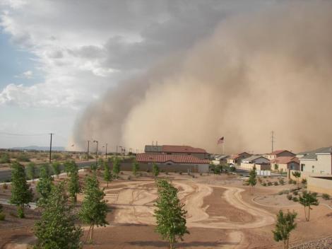VIDEO! O furtuna de nisip a lovit orasul american Phoenix