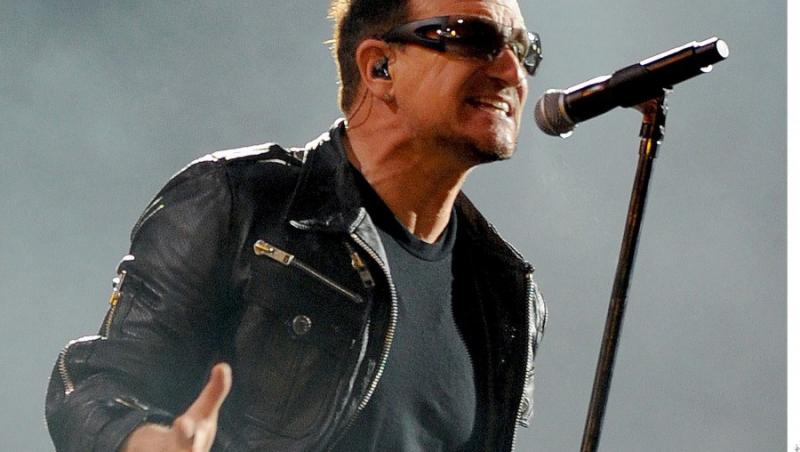 VIDEO! Bono scoate bani din orice