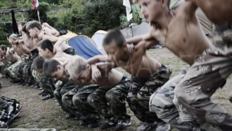 VIDEO! Tabara militara controversata. Tu ti-ai trimite copilul aici?