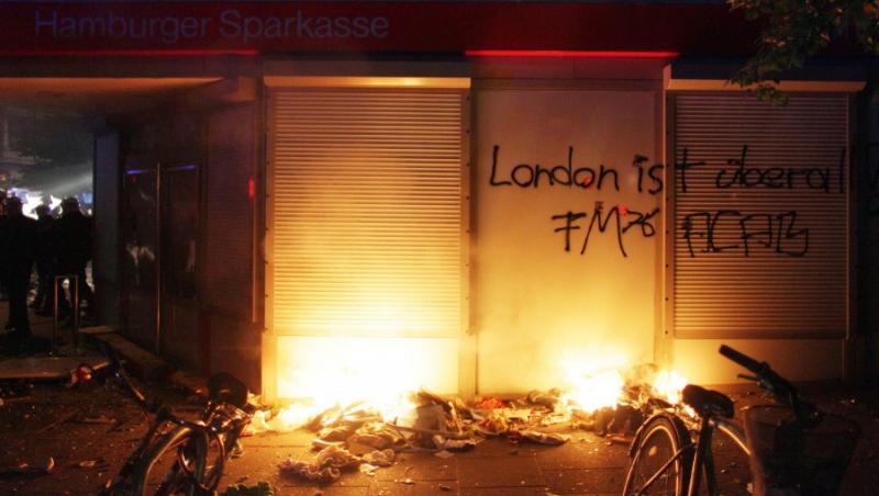 GALERIE FOTO! Incidente violente si la Hamburg dupa modelul Marea Britanie: 