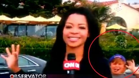 VIDEO! Un pusti intrat in cadru a facut un "live-show" pe CNN