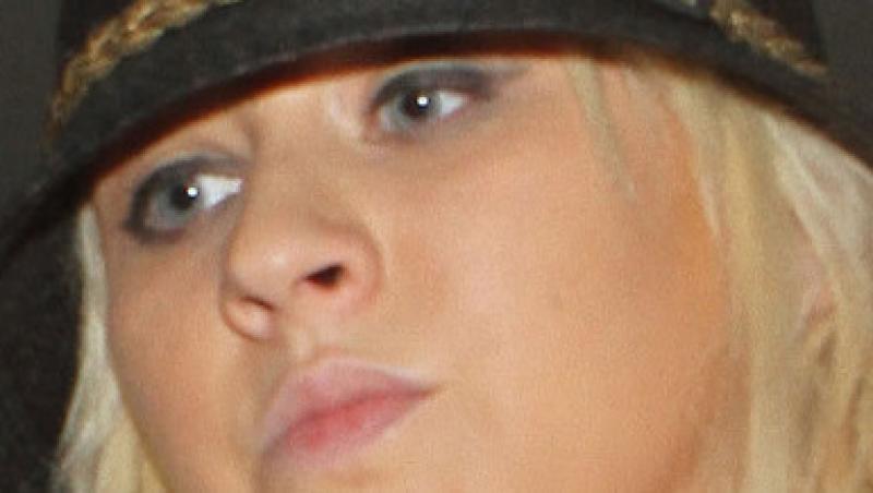 FOTO! Christina Aguilera s-a ingrasat pana la desfigurare