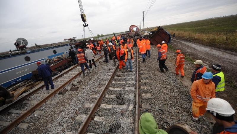Grav accident in judetul Brasov: Doi morti si doi raniti dupa ce o masina a fost lovita de tren