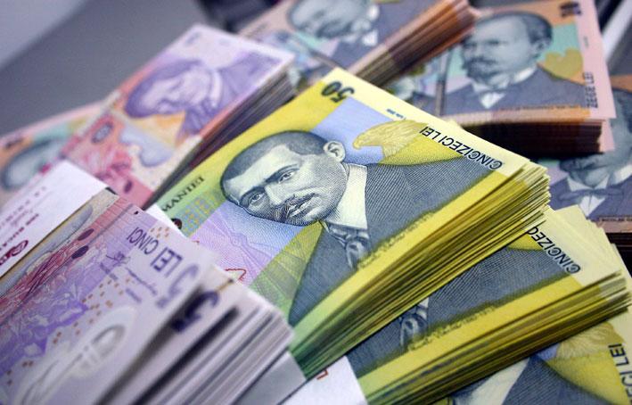 Depozitele firmelor si populatiei au crescut usor in iulie, pana la 177,21 mld lei