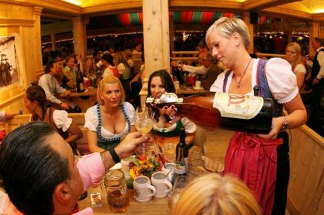 FOTO! Cannstatter Volksfest Stuttgart - un Oktoberfest mult mai autentic