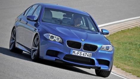 VIDEO! BMW M5 isi arata muschii pe circuit