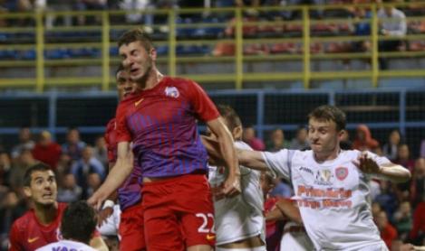 Steaua - FCM Targu Mures 2-0/ Fundasi de trei puncte