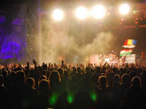 70.000 de spectatori au sarit in aer la megaconcertele Festivalului Peninsula