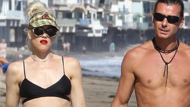 FOTO! O familie in forma! Gwen Stefani si Gavin Rossdale isi arata abdomenele lucrate pe plaja!