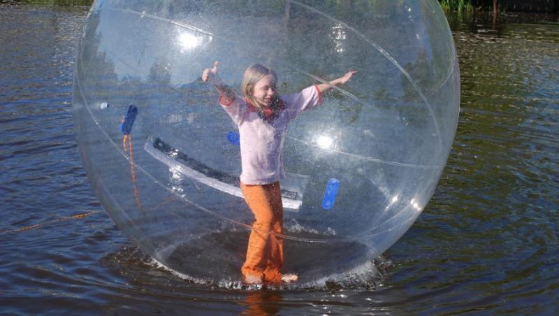 Water Zorb Ball sau cum sa te distrezi la maxim pe apa!
