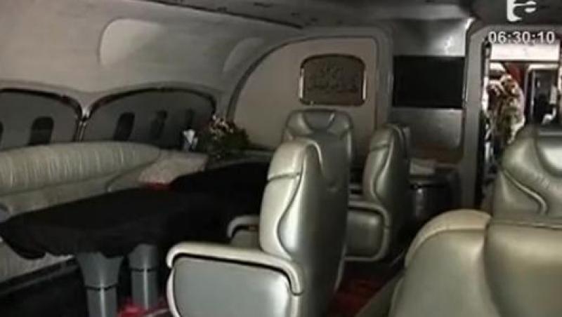 Tripoli: Rebelii au descoperit un aeroport secret si o aeronava de lux, folosite numai de Gaddafi si apropiatii sai