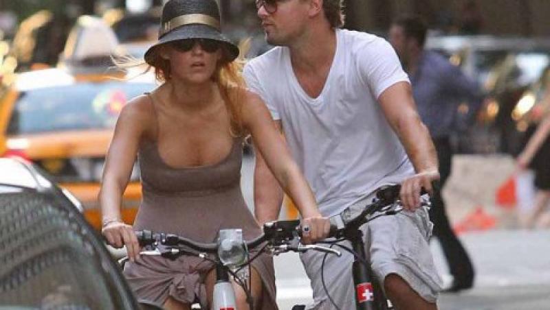 FOTO! Leonardo DiCaprio a pus-o la pedalat pe Blake Lively!