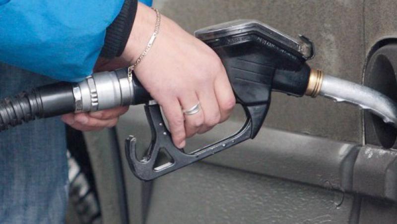 Benzina s-a scumpit din nou: A sarit de 6 lei pe litru