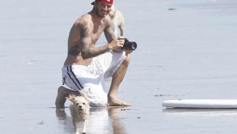 FOTO & VIDEO! David Beckham, cu muschii la vedere pe plaja!
