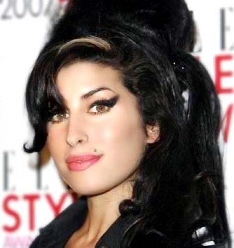 La Hollywood se face film dupa viata lui Amy Winehouse