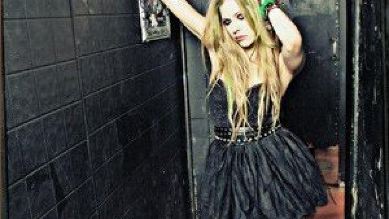 Arunca o privire in colectia de primavara 2012 a lui Avril Lavigne!
