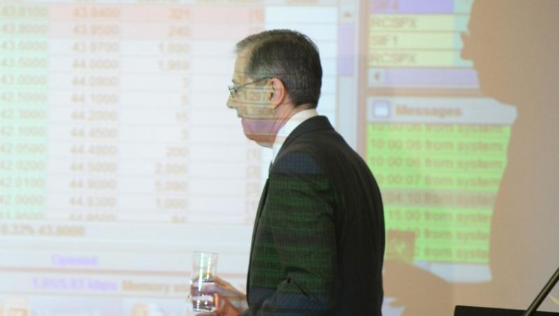 Bursa de la Bucuresti a cazut cu peste 4%. Euro a urcat la 4,25 lei pe piata interbancara