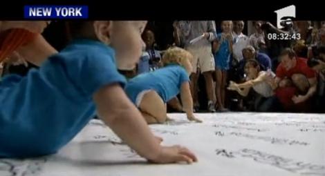 VIDEO! 30 de bebelusi s-au luat la intrecere la New York in "Cursa scutecelor"