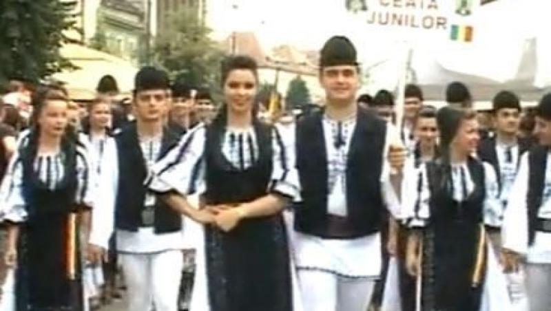VIDEO! La Sibiu a avut loc Parada Costumelor Populare