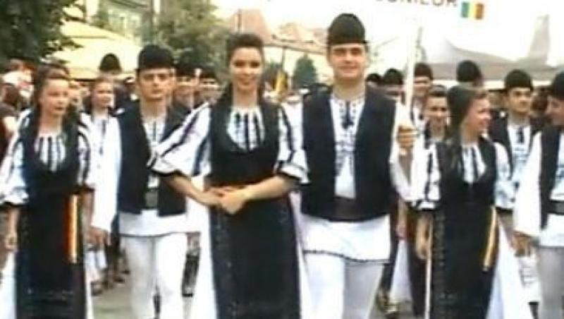 VIDEO! La Sibiu a avut loc Parada Costumelor Populare