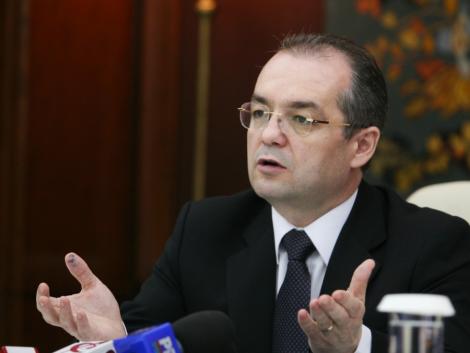 Emil Boc: Stam bine economic, in 2011 doar 3 tari din UE au un nivel al datoriei mai mic decat Romania
