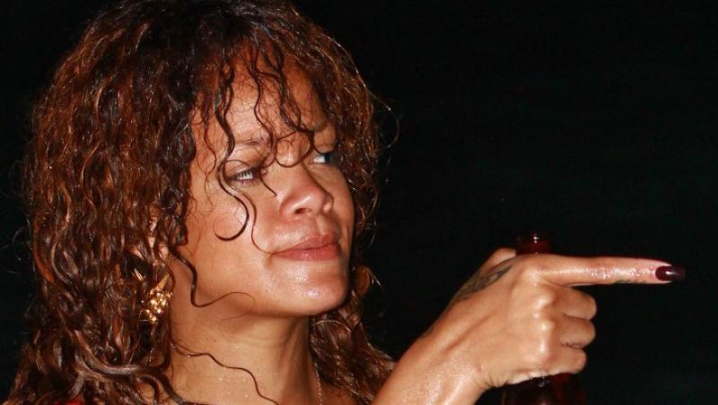 VIDEO! Rihanna si-a schimbat coafura de 13 ori intr-un an