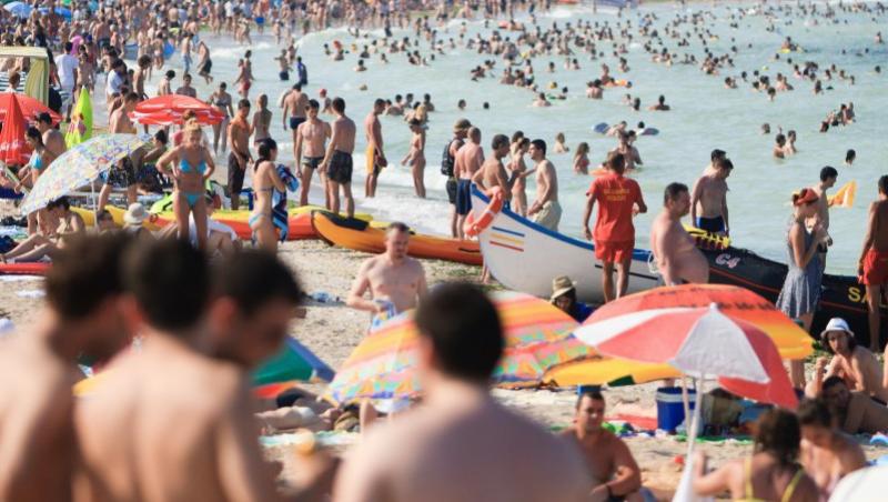Peste 200.000 de turisti au invadat litoralul in weekend