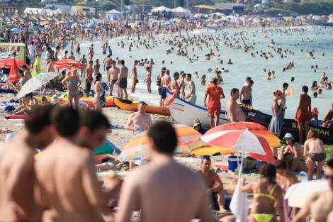 Peste 200.000 de turisti au invadat litoralul in weekend