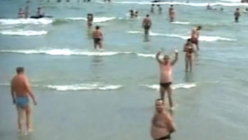 VIDEO! Tsunami de turisti la mare