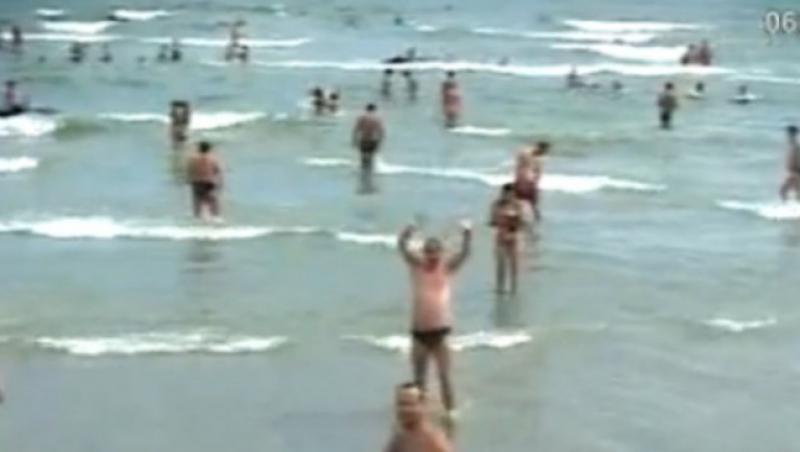 VIDEO! Tsunami de turisti la mare