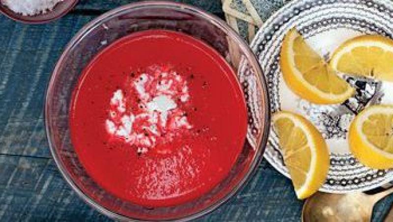 Reteta zilei: supa rece de ardei gras si sfecla