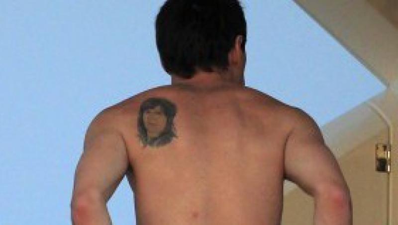 FOTO! Lionel Messi si-a tatuat chipul mamei pe umar!