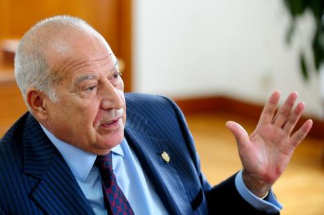 Dan Voiculescu: "Basescu continua demagogia. Romania trece prin trei crize, nu una: financiara, de subconsum si de supraproductie"