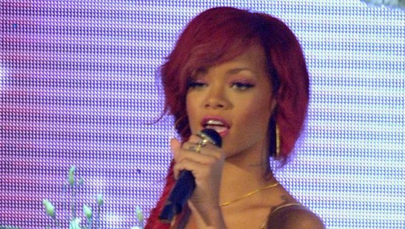 FOTO & VIDEO! Rihanna vine la X Factor UK!