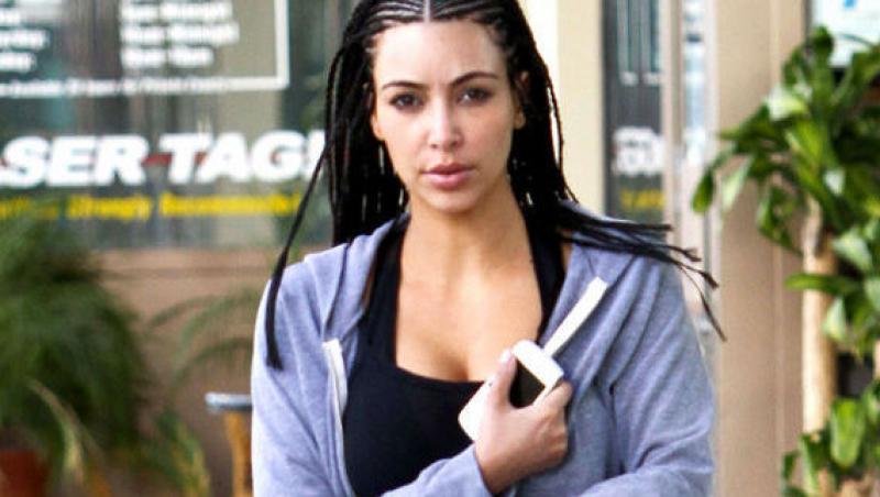FOTO! Ce ciudata e Kim Kardashian fara machiaj!