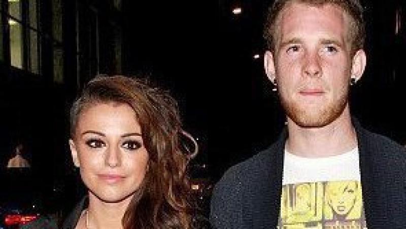 Cher Lloyd, la plimbare cu iubitul