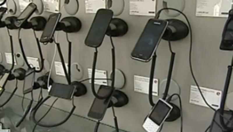 VIDEO! Romanii sunt innebuniti dupa telefoanele 3D