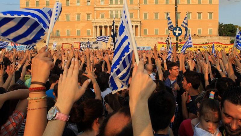 Analisti: Grecia ar trebui exclusa din zona euro pentru a evita extinderea crizei datoriei publice