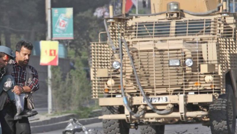 Kabul: Talibanii au atacat cartierul general al NATO