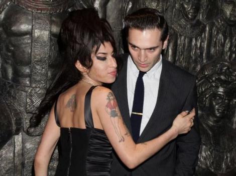Amy Winehouse a murit in ziua nuntii!