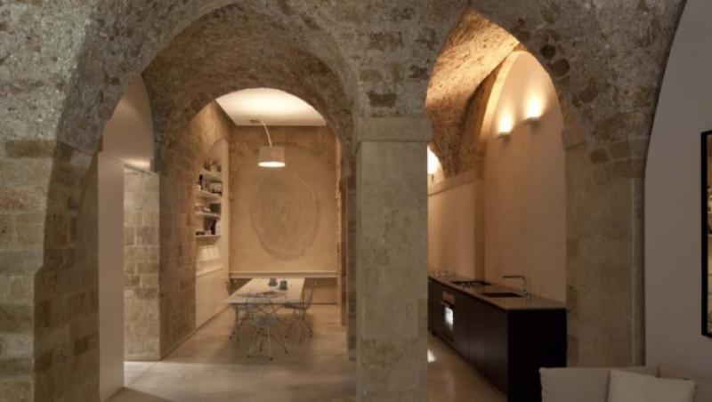 FOTO! Castel medieval cu interior modern