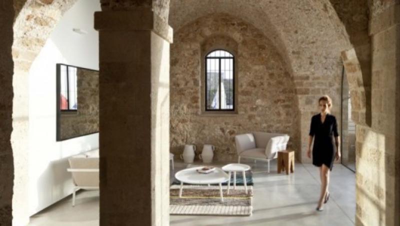 FOTO! Castel medieval cu interior modern