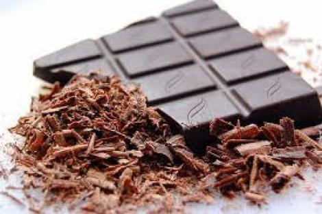 Ciocolata neagra la fel de eficienta precum jogging-ul !