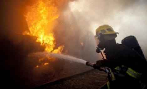 Calarasi: Incendiu, la un rezervor de petrol. Fumul a acoperit jumatate din oras!