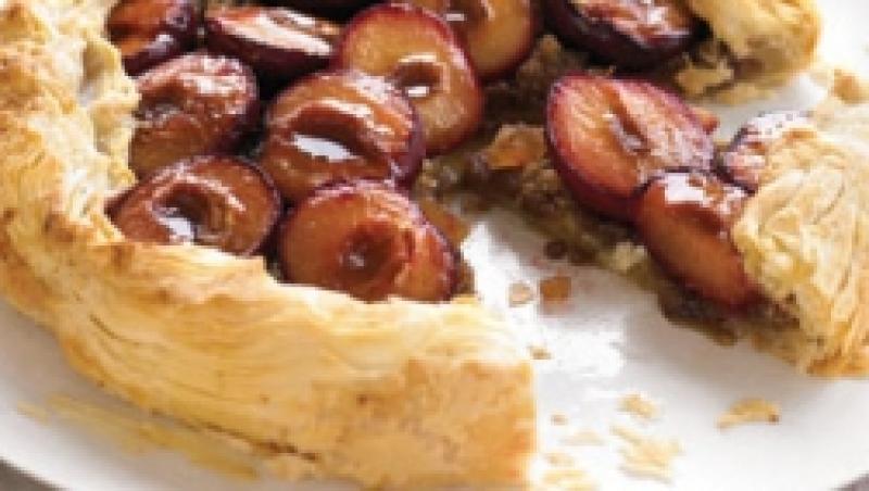 Desert: Tarta cu prune si ghimbir