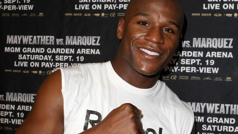Floyd Mayweather a revenit in ring cu o victorie controversata