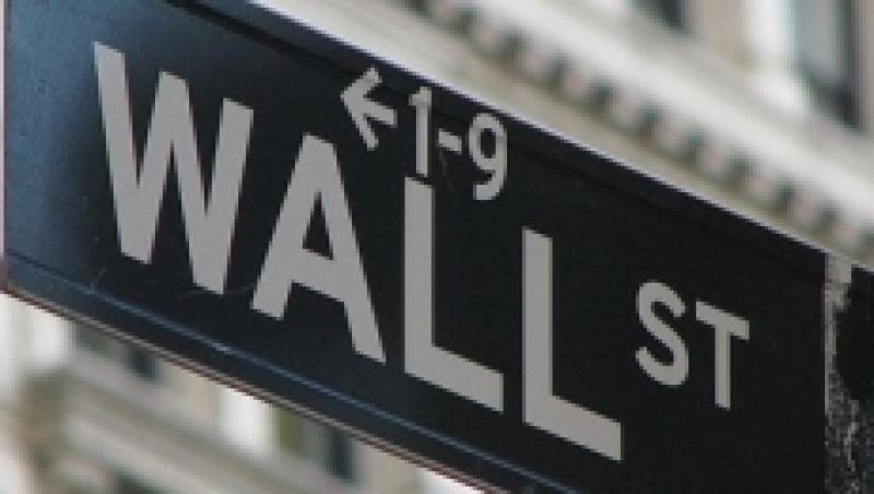 Sute de oameni au protestat pe Wall Street impotriva coruptiei si lacomiei