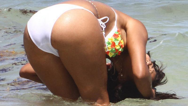 FOTO! Angela Simmons, in pozitii INDECENTE!