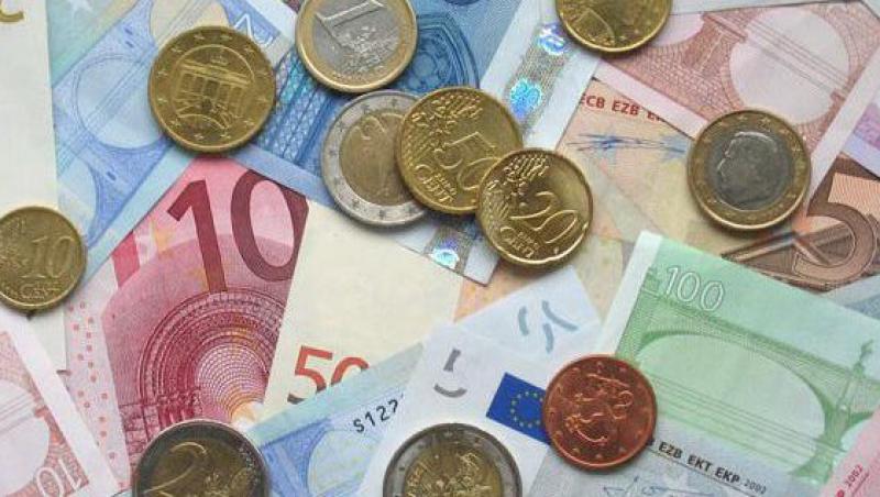 Moneda nationala se depreciaza usor in raport cu euro si dolarul. Vezi cursul BNR!