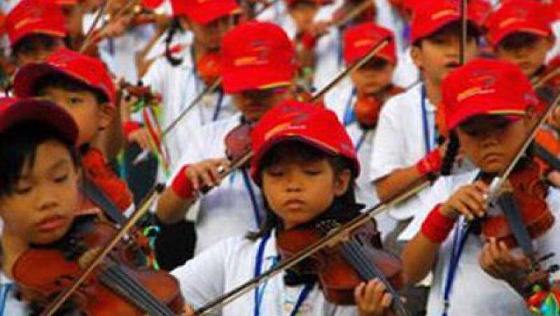 VIDEO! Recordul violonistilor, in Taiwan